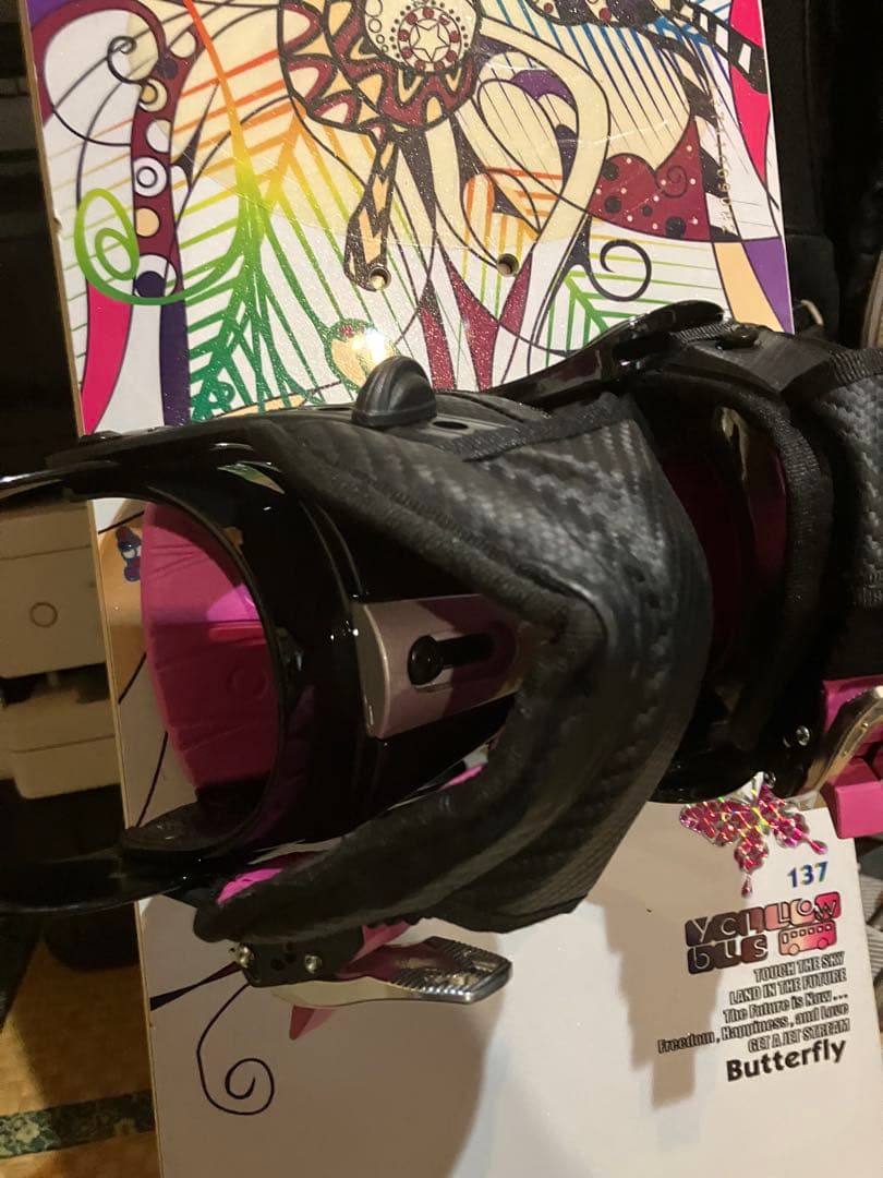 YELLOW BUS BUTTERFLY 137cm スノーボード 板　保証付き