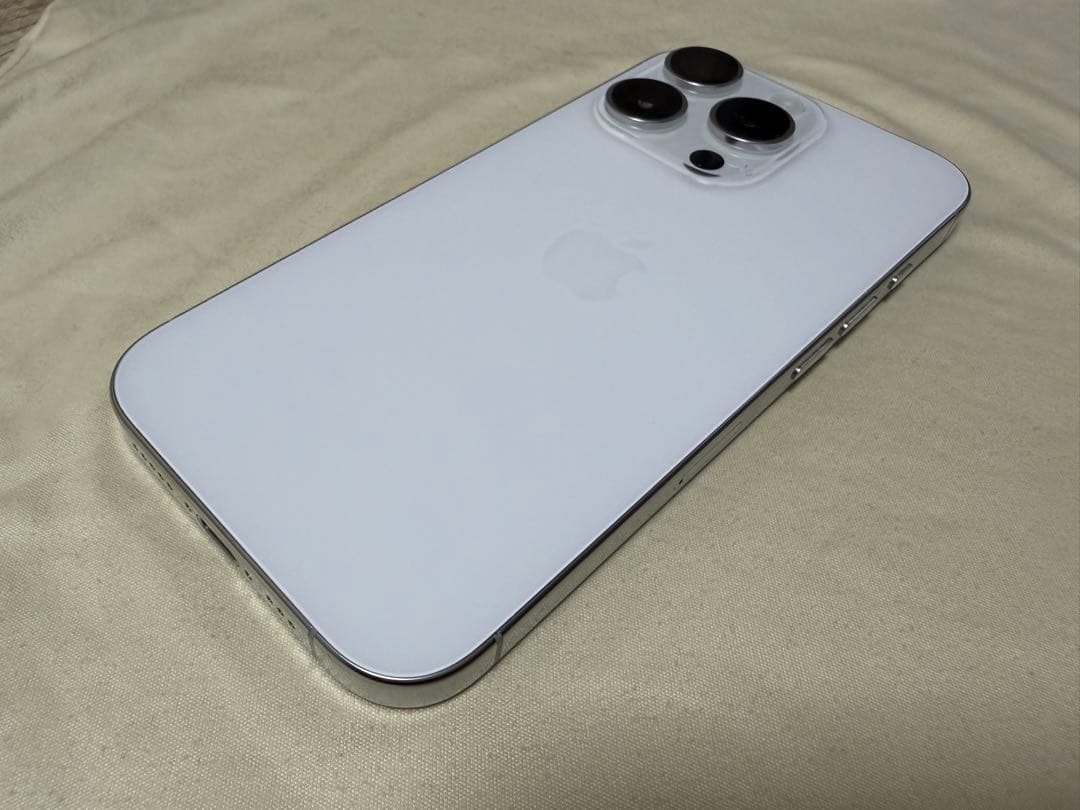 綺麗　iPhone 16Pro 256GB ホワイトバッテリー99%SIMフリー