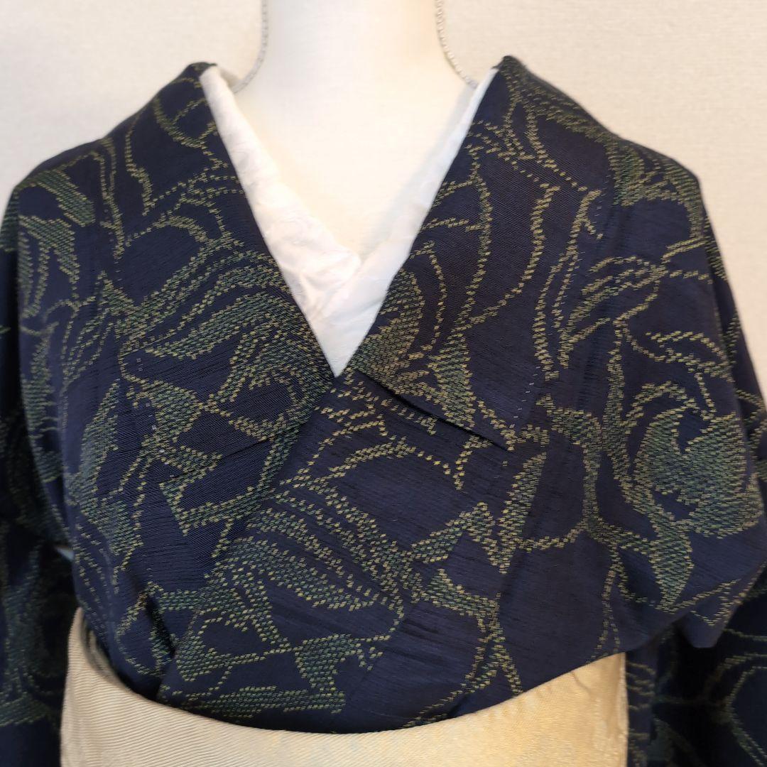 【三花】正絹　十日町紬　紺　薔薇　バラ　着物　リユース