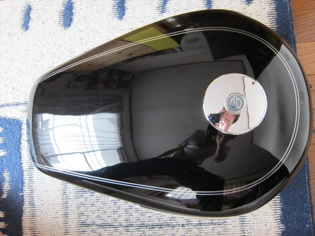 スポーツスター XL1200C純正タンク 黒　スポスタxl883xl1200