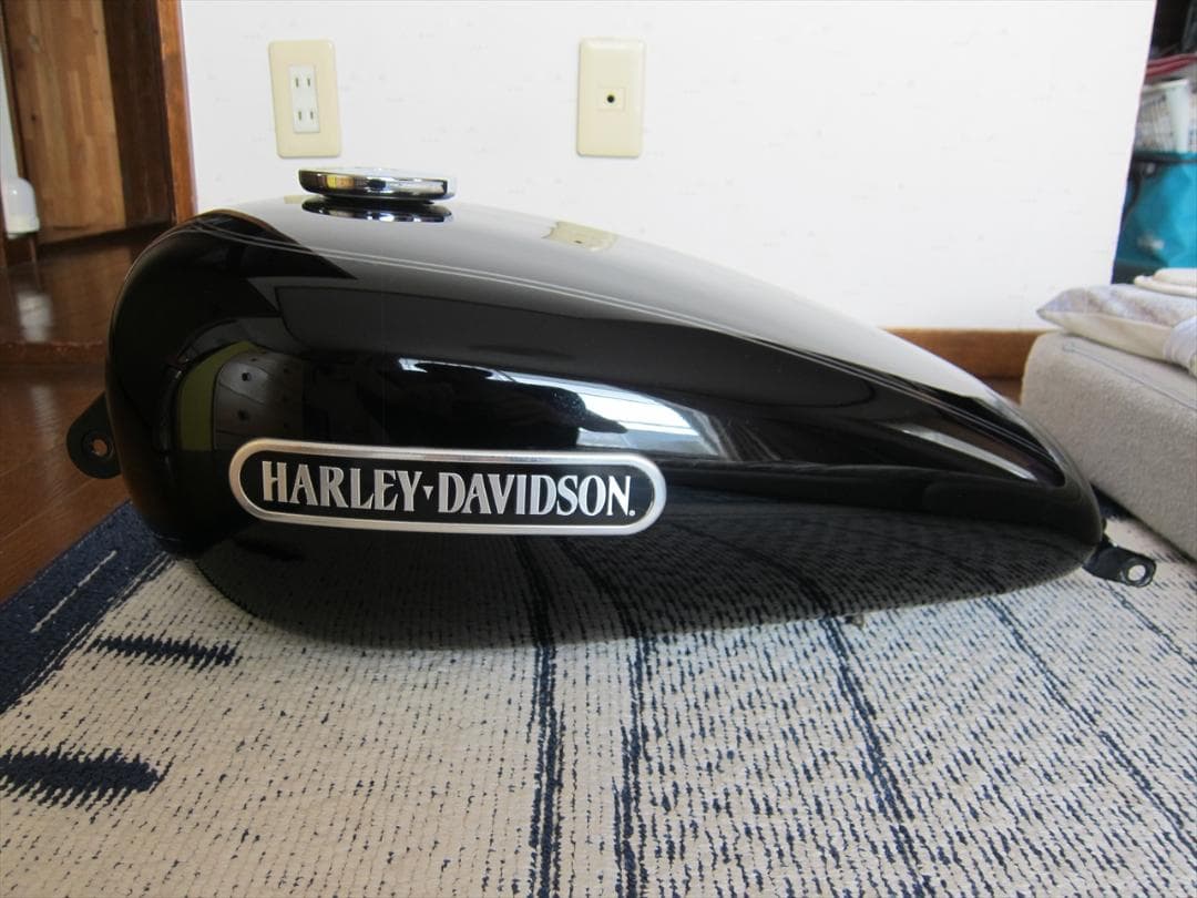 スポーツスター XL1200C純正タンク 黒　スポスタxl883xl1200