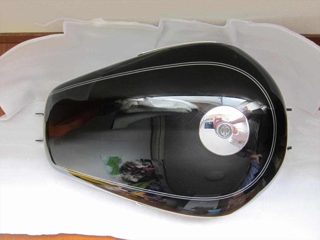 スポーツスター XL1200C純正タンク 黒　スポスタxl883xl1200