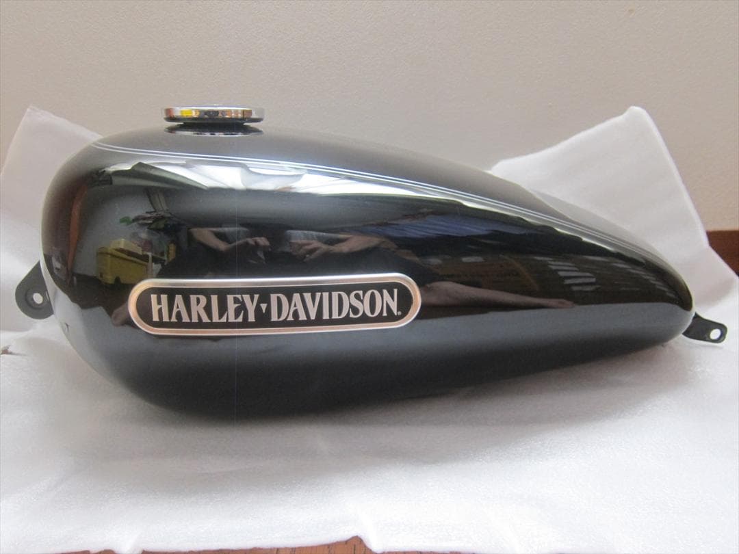 スポーツスター XL1200C純正タンク 黒　スポスタxl883xl1200