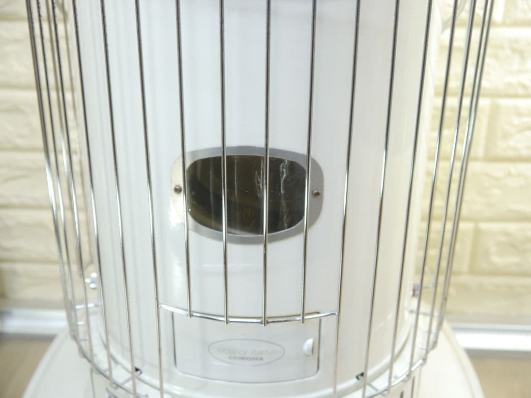 送料無料です。2014年　コロナ　ホワイト　石油ストーブ 円筒形