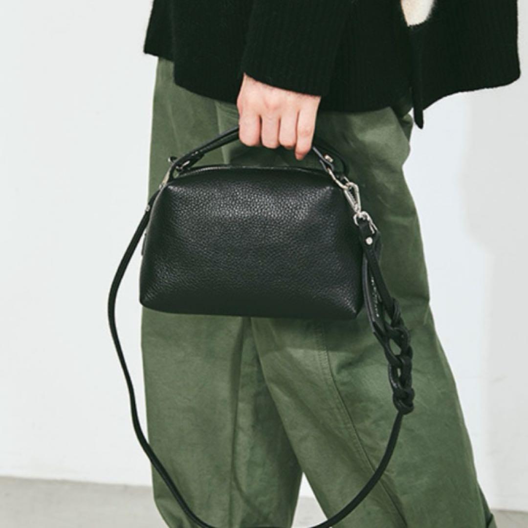 極美品 GIANNI CHIARINI アリファ S ショルダーバッグ ホワイト