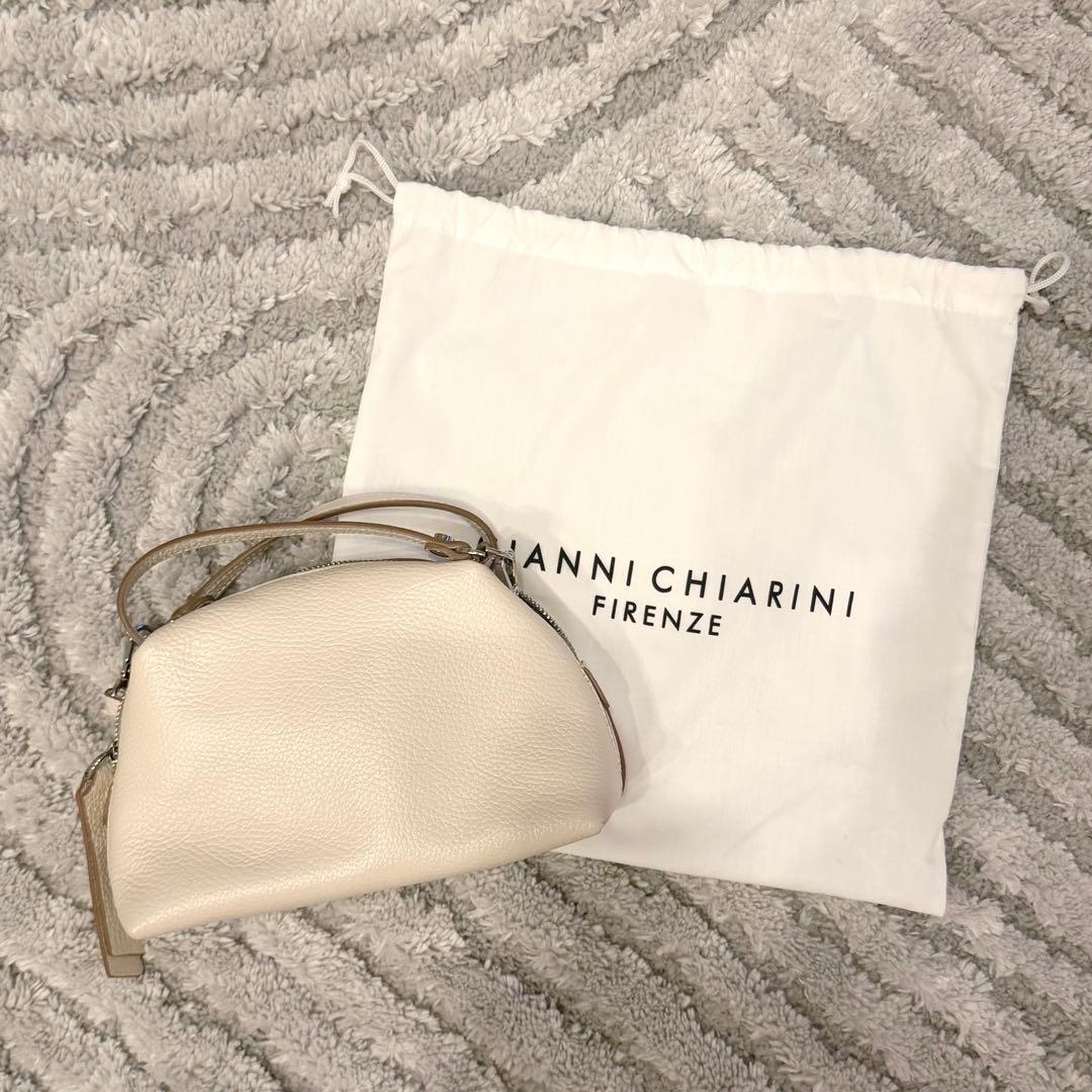 極美品 GIANNI CHIARINI アリファ S ショルダーバッグ ホワイト