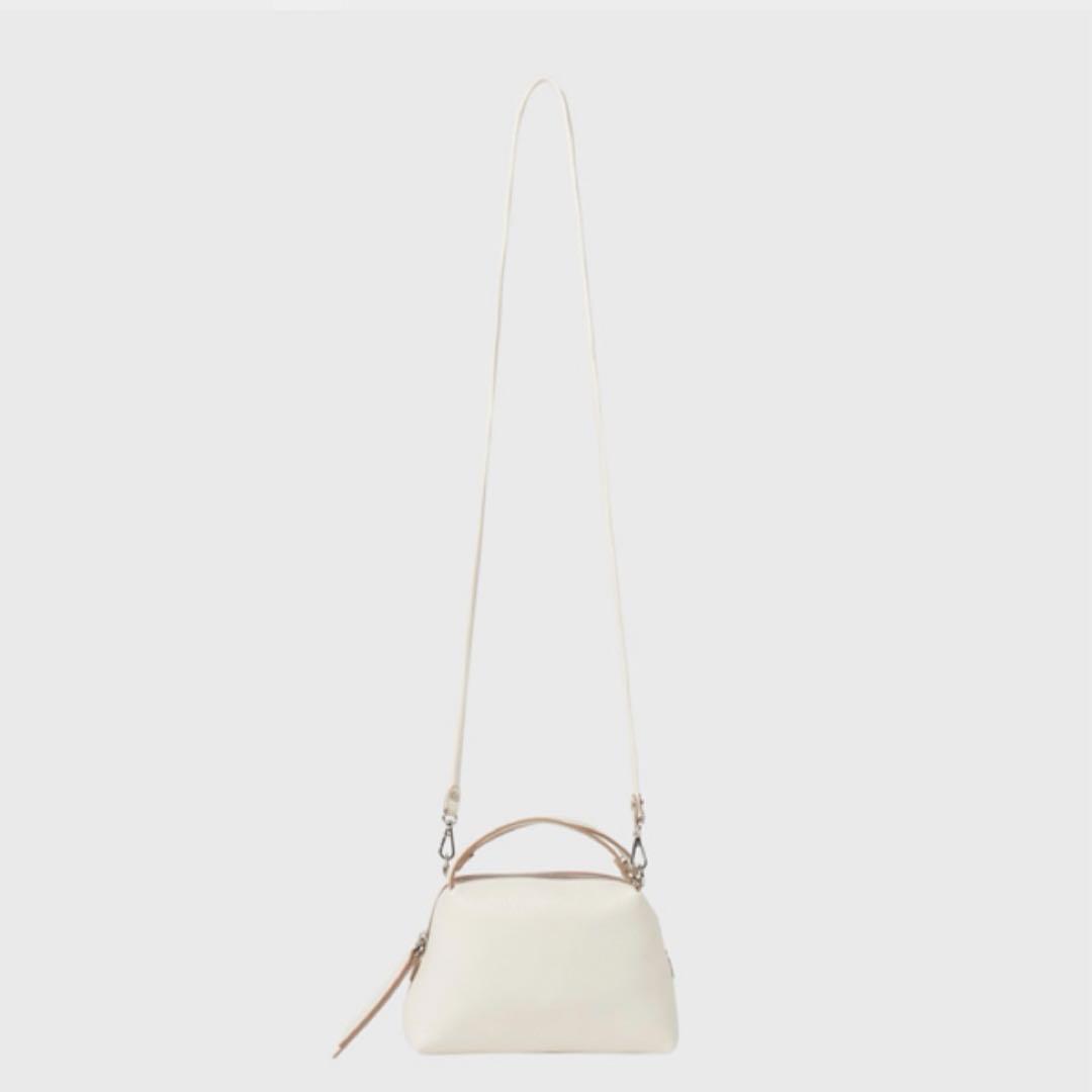 極美品 GIANNI CHIARINI アリファ S ショルダーバッグ ホワイト