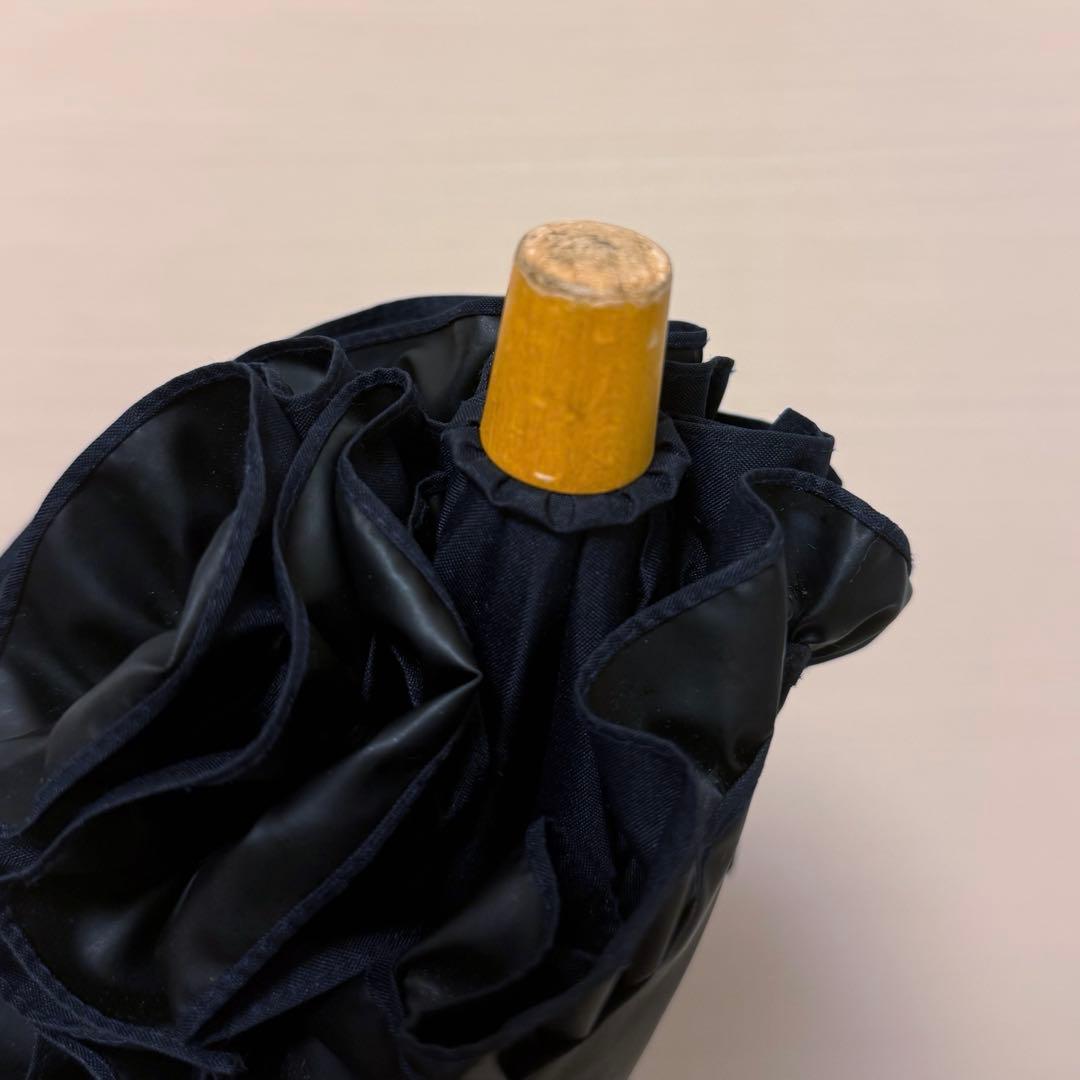 サンバリア100 2段折 フリル ネイビー 木ストレート