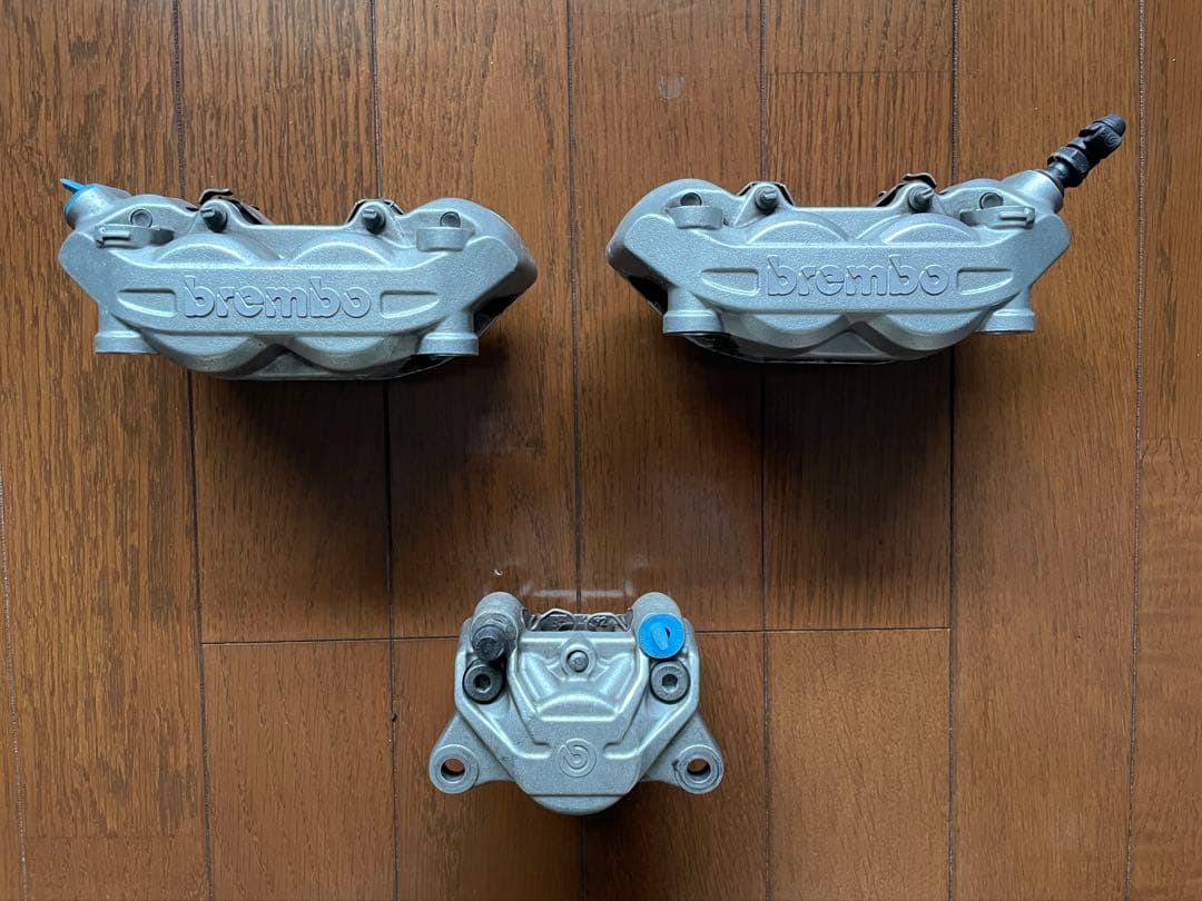 brembo ブレーキキャリパー 3個セットF:100mm R:84mm