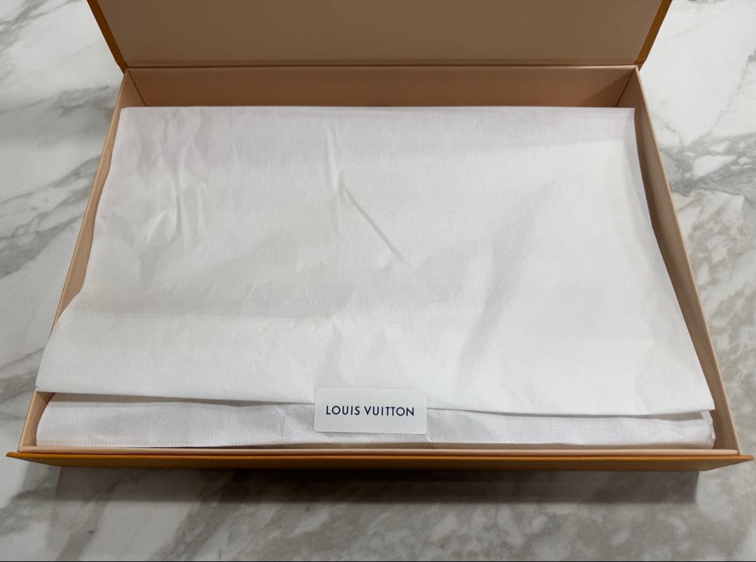 新品未使用 LOUIS VUITTON ルイヴィトンM77729 マフラー 箱付