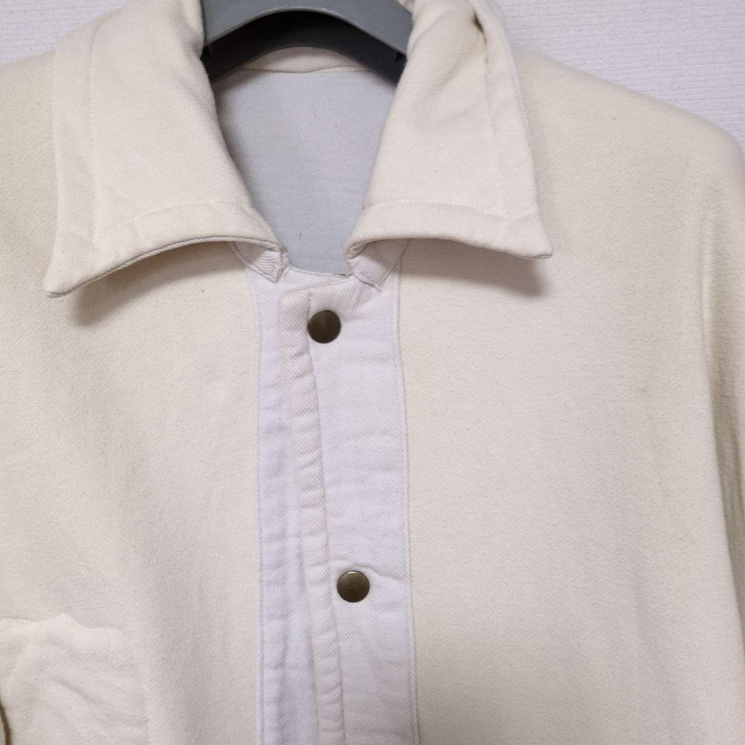 ホワイトカバーオール エンブレム付き