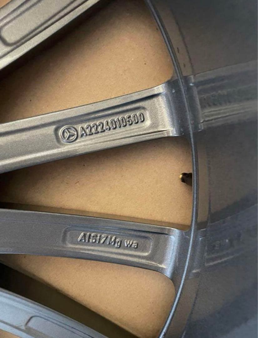 リヤ Mercedes-Benz 純正20インチ