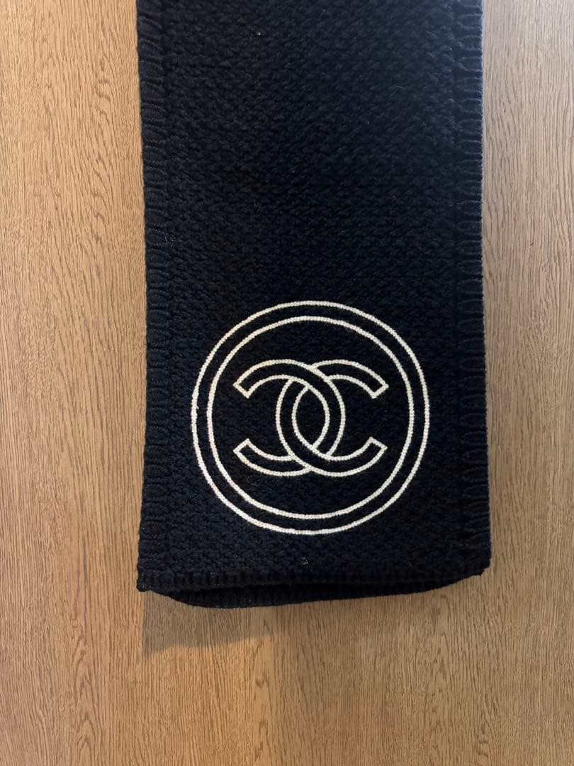 シャネル　ロゴ　マフラー