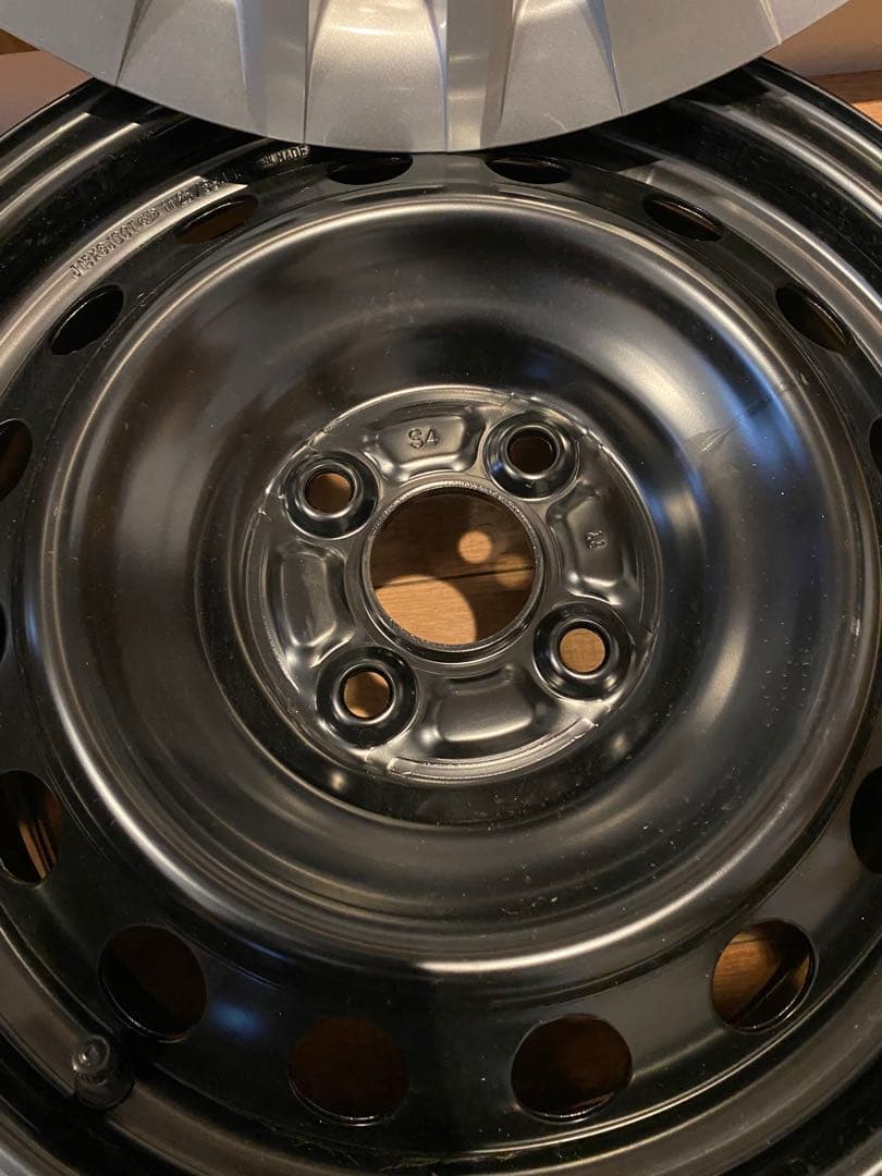 純正スチールホイール　ホイールキャップ付き新車外し　15インチ　ヤリス　4本組