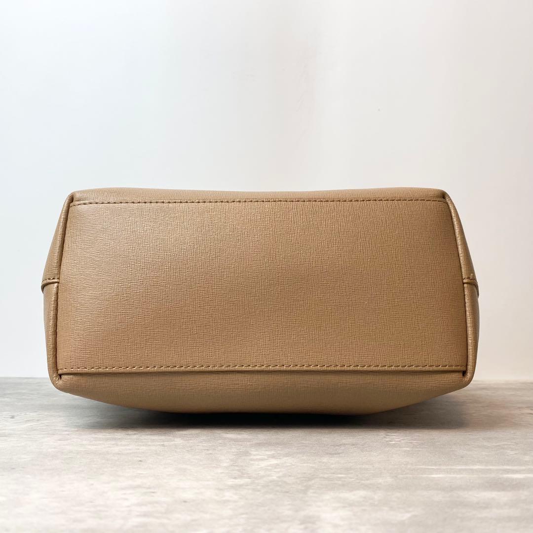 【未使用級】FURLA ハンドバッグ 2way デイジー チャーム ベージュ