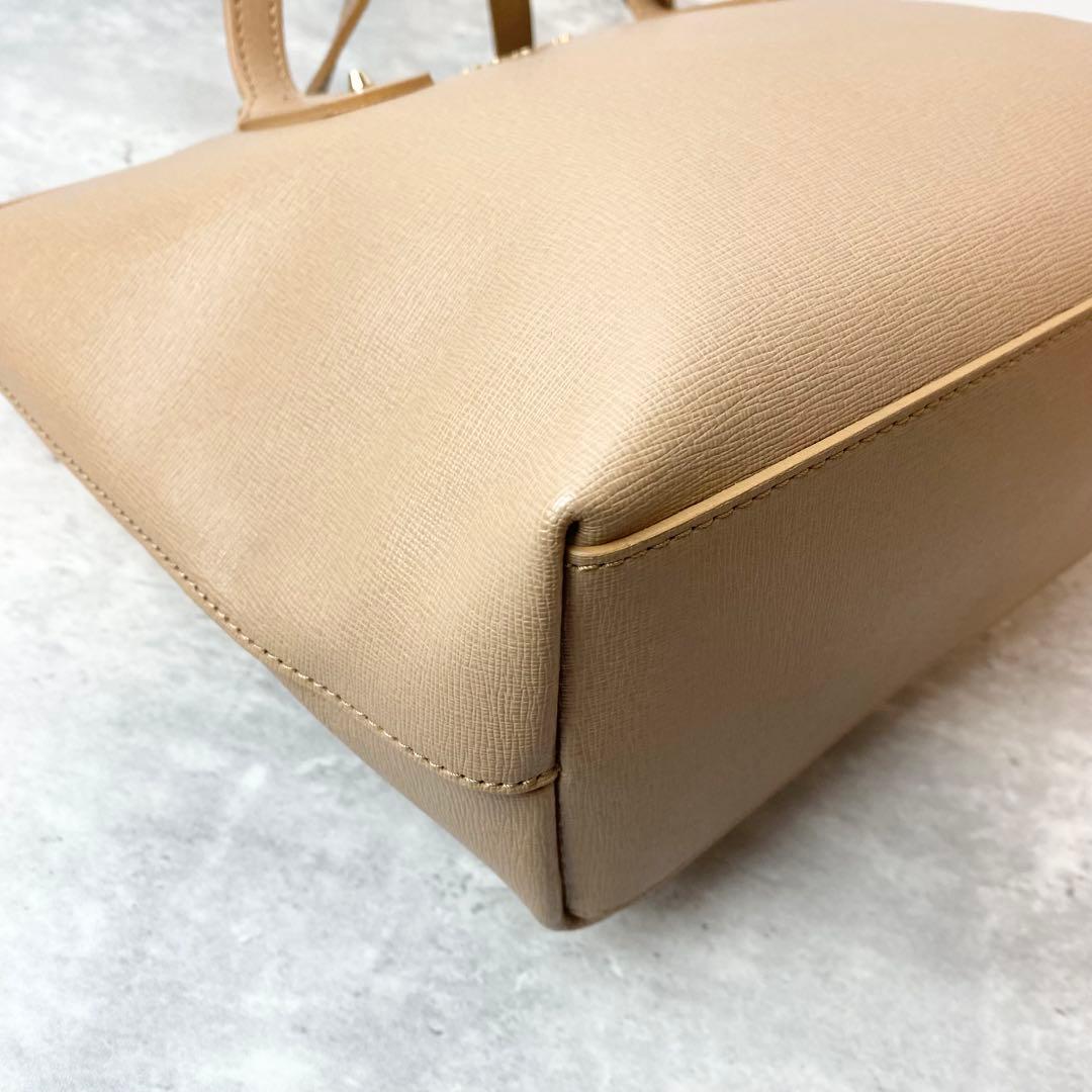 【未使用級】FURLA ハンドバッグ 2way デイジー チャーム ベージュ