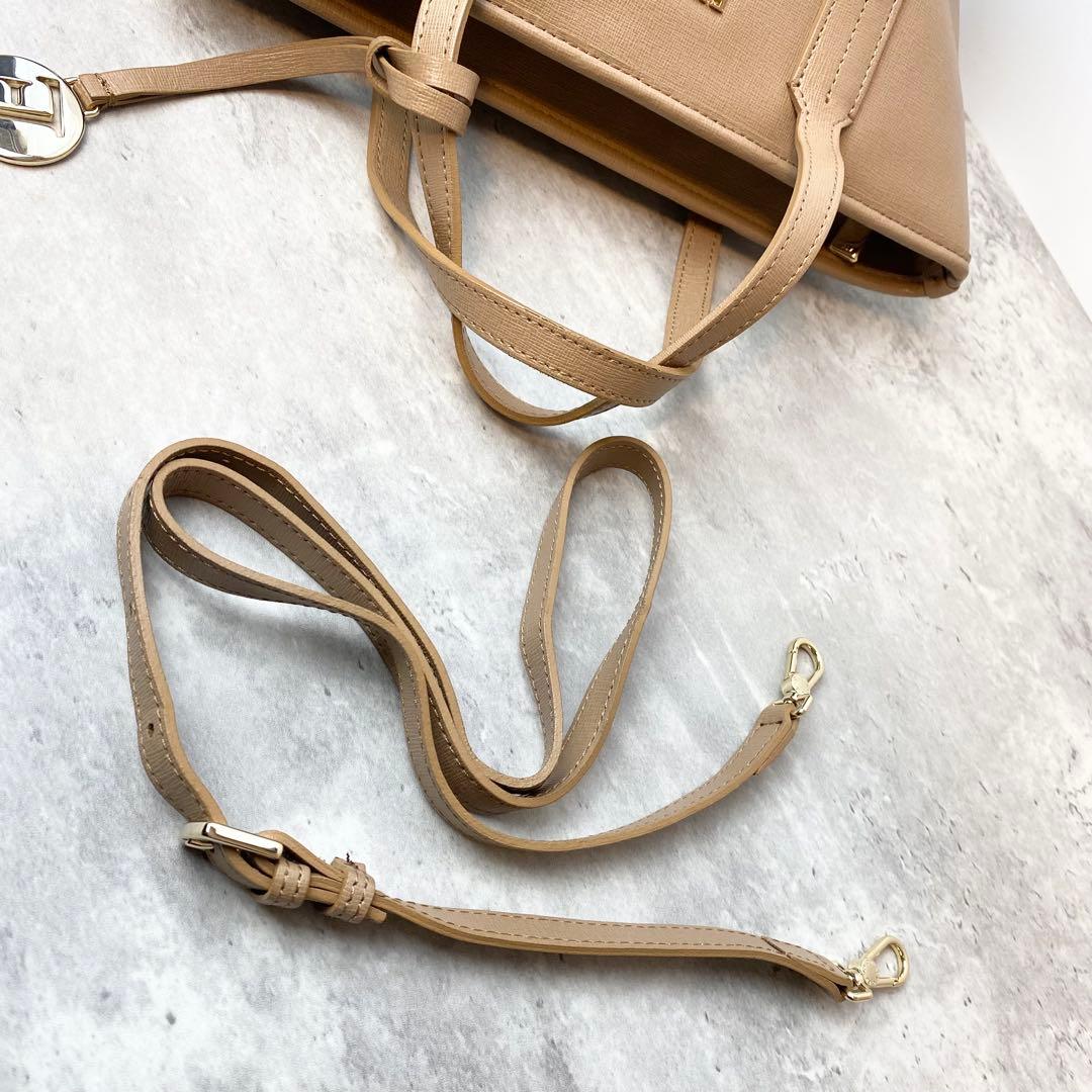 【未使用級】FURLA ハンドバッグ 2way デイジー チャーム ベージュ