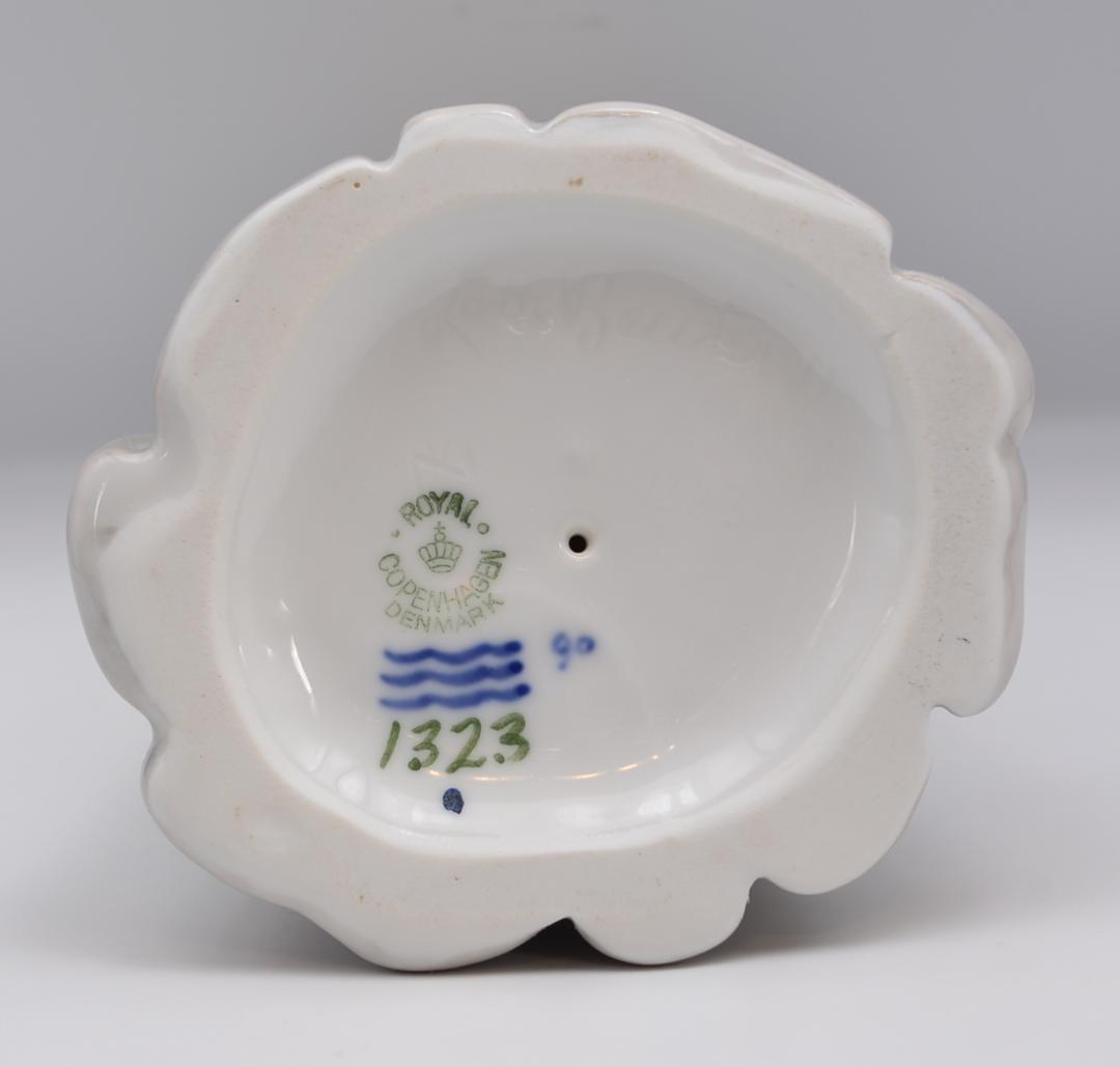 ボーンホルム島の少女　＃1323　★ロイヤルコペンハーゲン　デンマーク　絶版