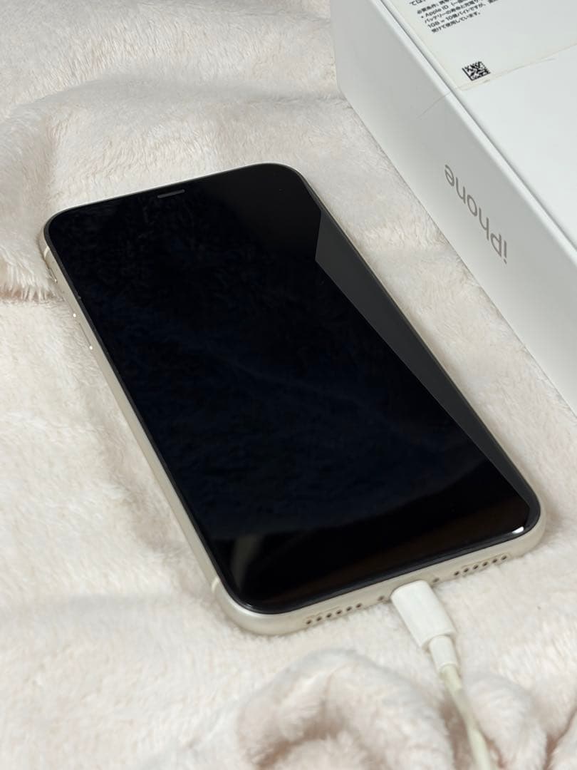 Apple iPhone 11 ホワイト 本体