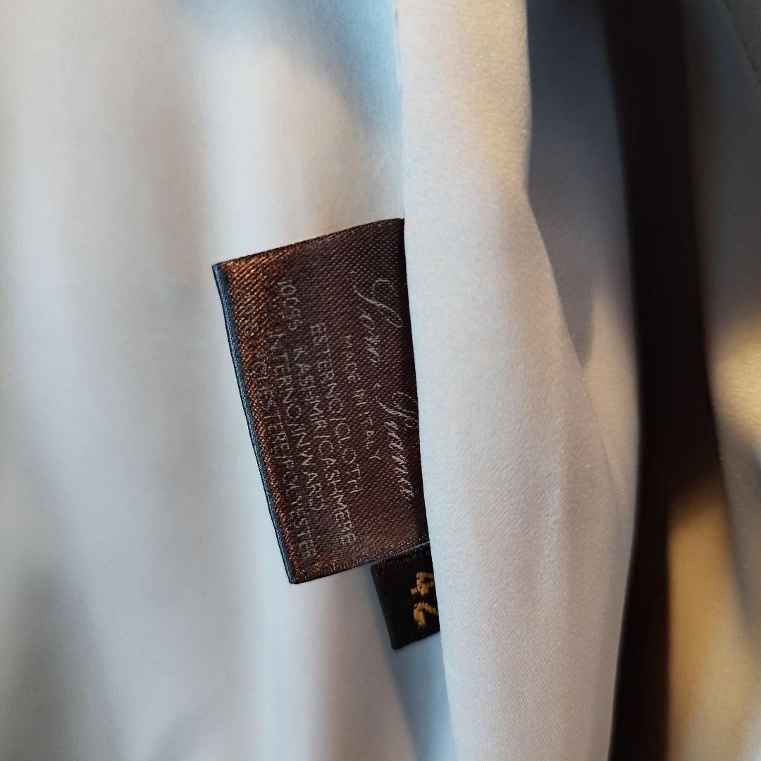 ロロピアーナのカシミア１００％の厚手のロングコートです。サイズは４２です。