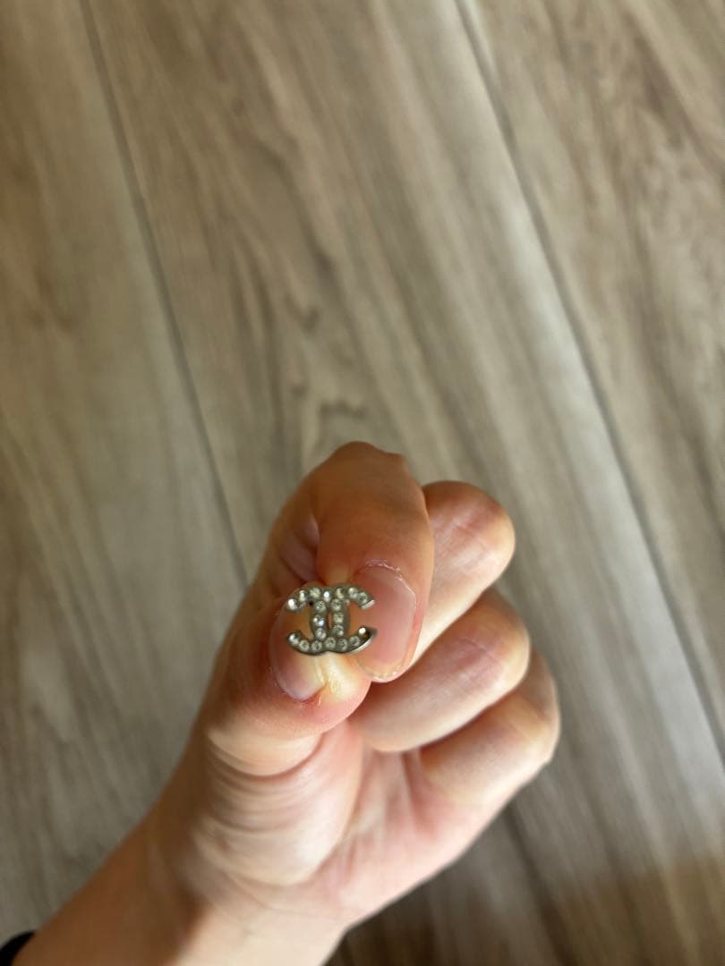 【訳あり】シャネル ピアス ストーン付き　ロゴ