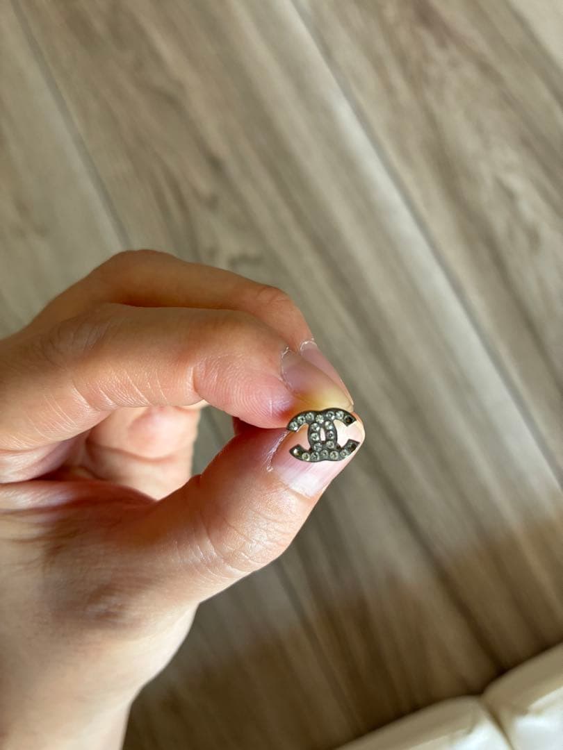 【訳あり】シャネル ピアス ストーン付き　ロゴ