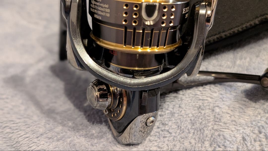 DAIWA　15 イグジスト　2505F　美品　バス　シーバス