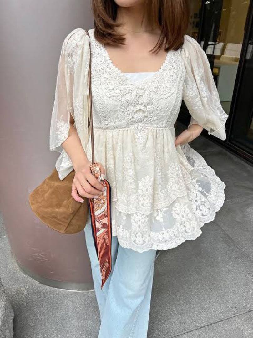 SNIDEL エンブロイダリーチュニックブラウス