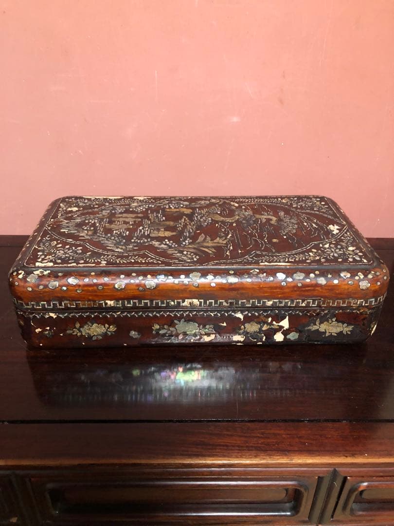 古格漂う唐物もしくは李朝の螺鈿細工文箱