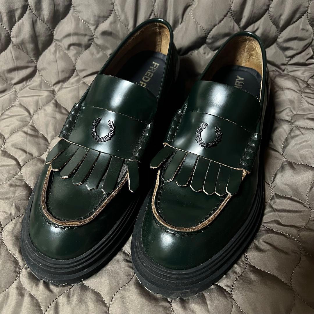 FRED PERRY グリーン フリンジ付きローファー