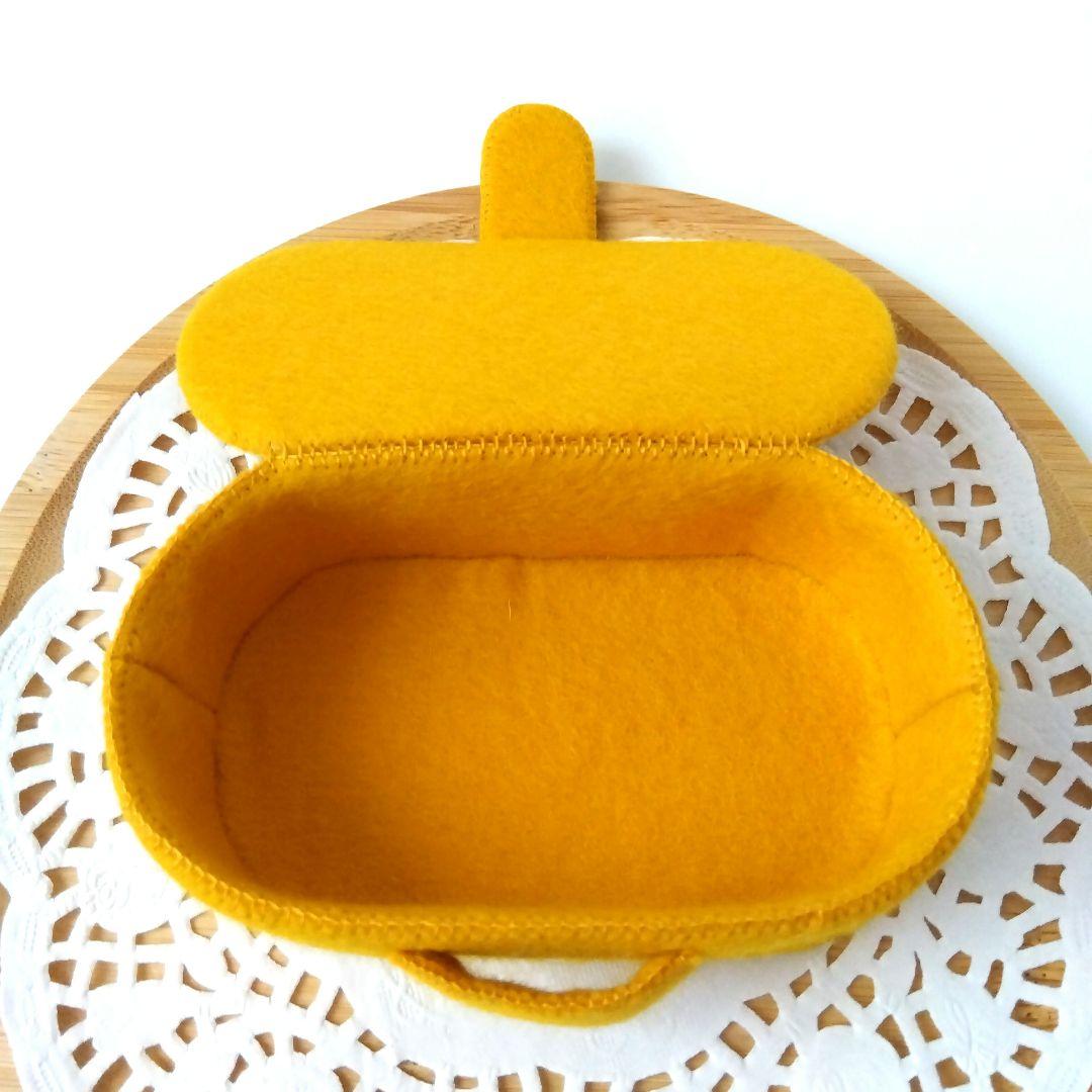 あくびちゃん　フェルトおままごと　ままごと　キーホルダー　しろたま