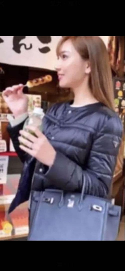 プラダ　ノーカラーダウンジャケット