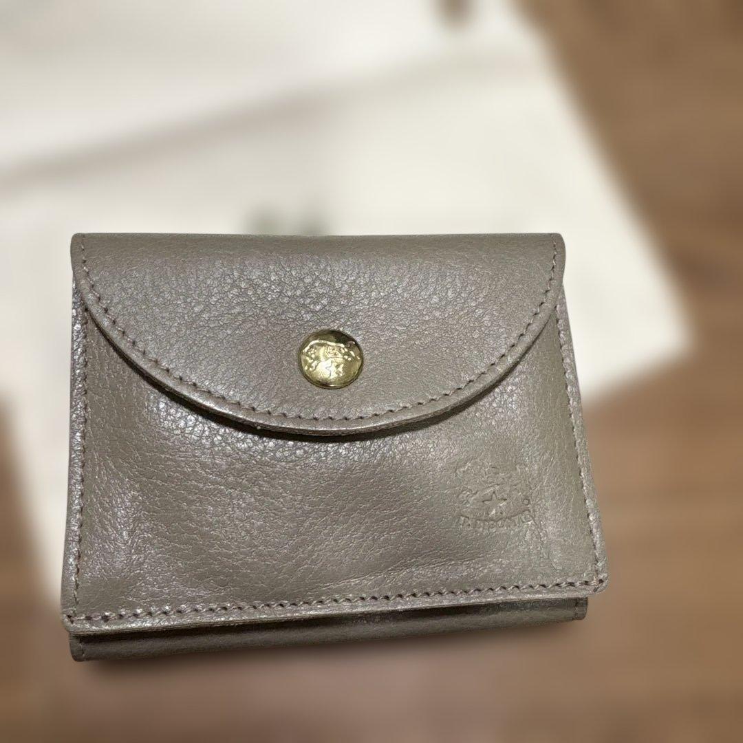 IL BISONTE グレー 二つ折り財布　お値下げ