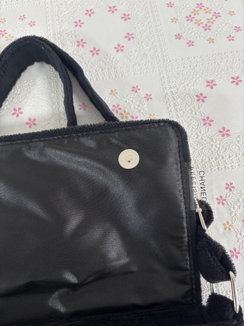 ブラック ショルダーバッグ　パイル生地 メッセンジャーバッグ