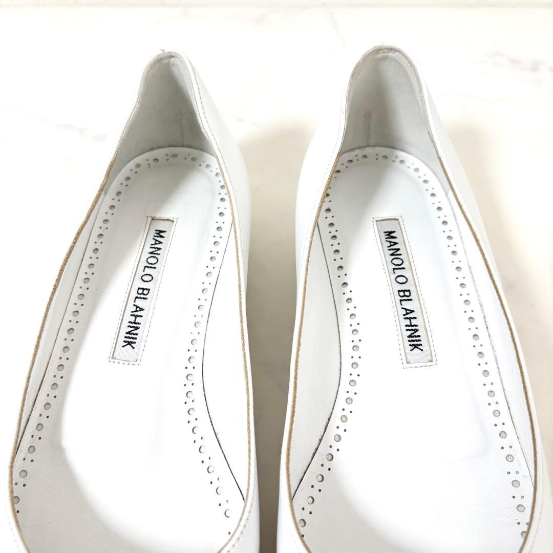 美品 マノロブラニク 34 1/2 ハンギシ フラットパンプス レザー ホワイト