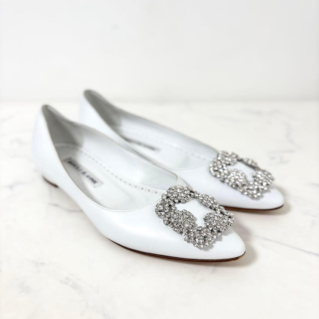 美品 マノロブラニク 34 1/2 ハンギシ フラットパンプス レザー ホワイト