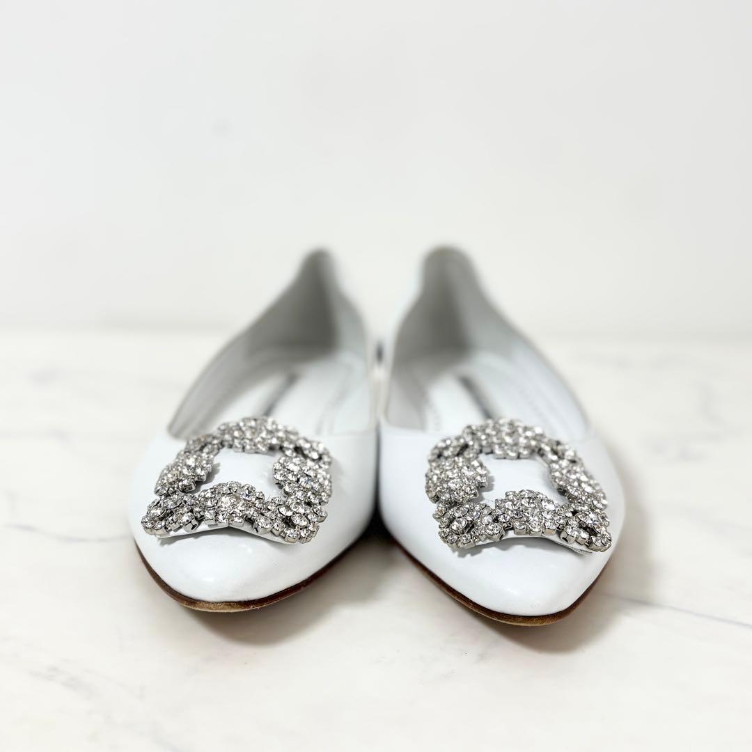 美品 マノロブラニク 34 1/2 ハンギシ フラットパンプス レザー ホワイト