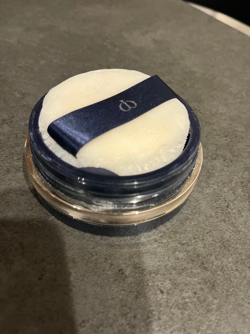 クレドポーボーテ　プードルトランスパラントn m 1 ライト