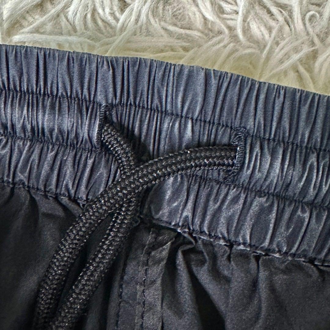 プラダ ショートパンツ 三角ロゴプレート ネイビー ナイロン サイズ36