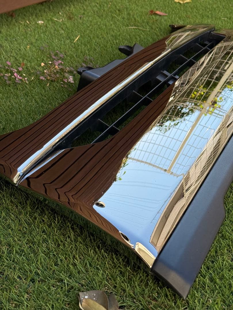 c*e様 トヨタ200系ハイエース4型ダークプライム純正ナローグリル