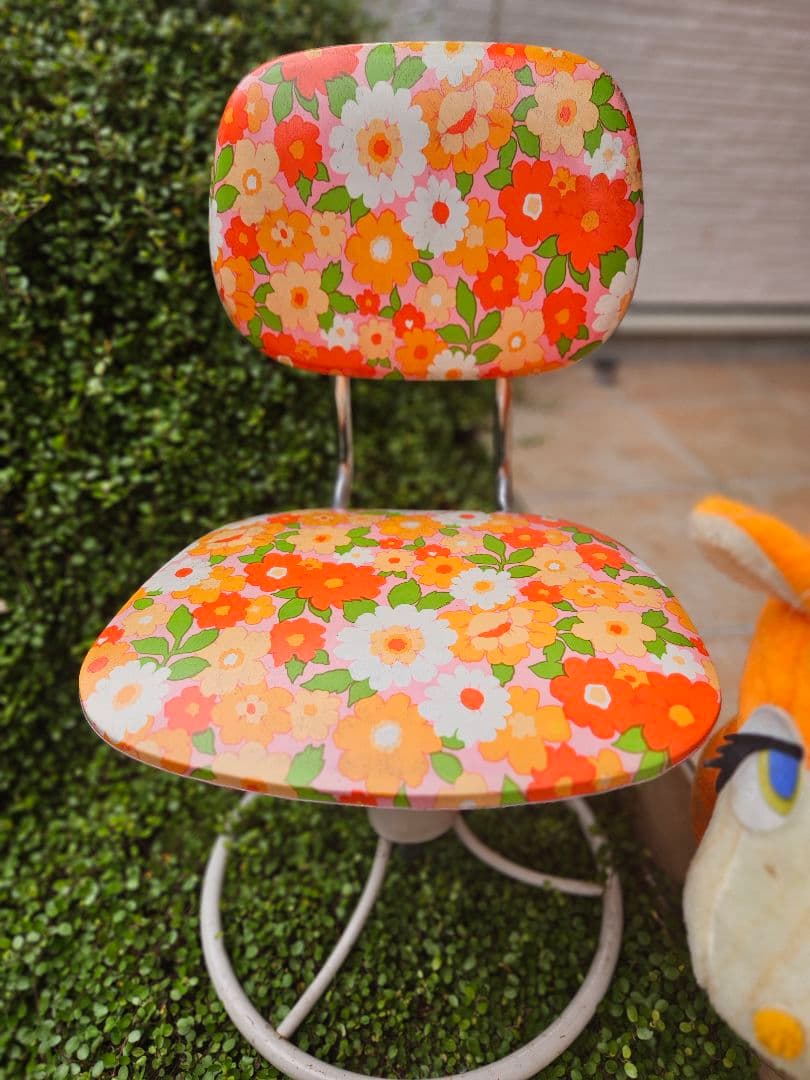 (最終お値下げです)希少　昭和レトロ　レトロポップ　椅子　花柄　オレンジ