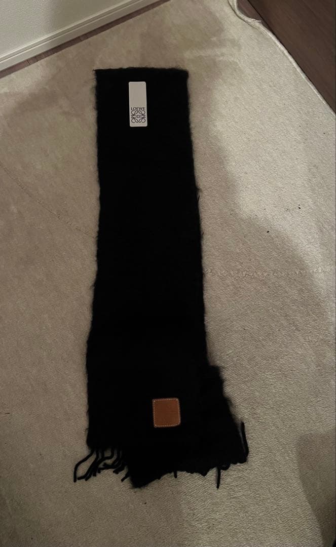 LOEWE マフラー　タグあり