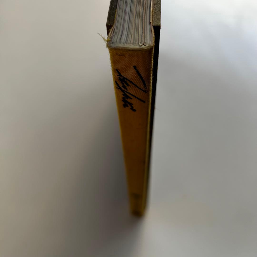 美品 洋書 FUTURA / フューチュラ 2000