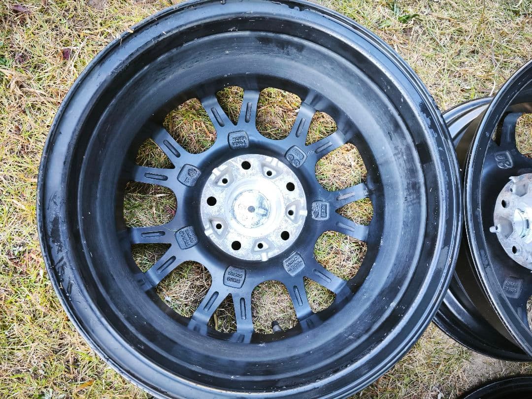 ①ゆゆ 2本分 15インチアルミホイール 6J ブラック 黒