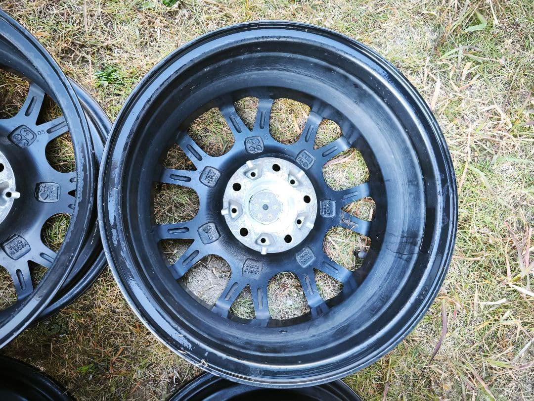 ①ゆゆ 2本分 15インチアルミホイール 6J ブラック 黒