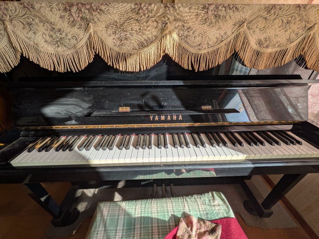 YAMAHA 鍵盤数88 黒ピアノ 椅子付き