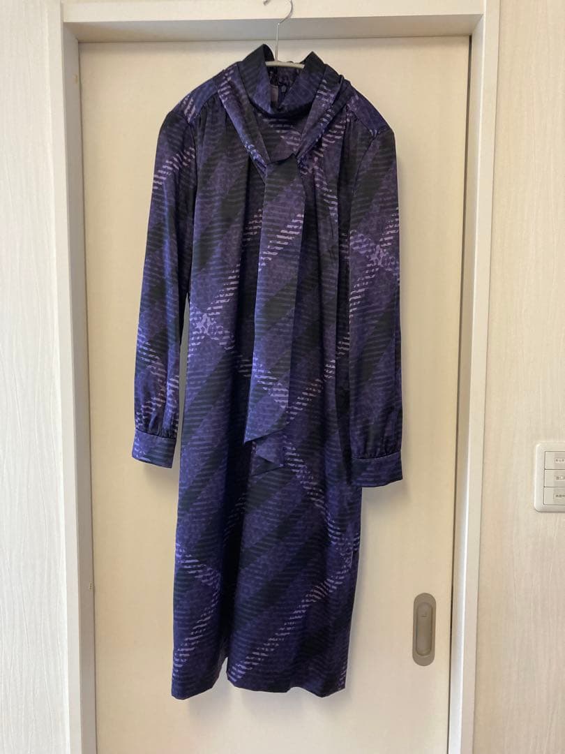 DAKS ダックス　ワンピース　ミディ丈　長袖　紫　ドレス　ボウタイ