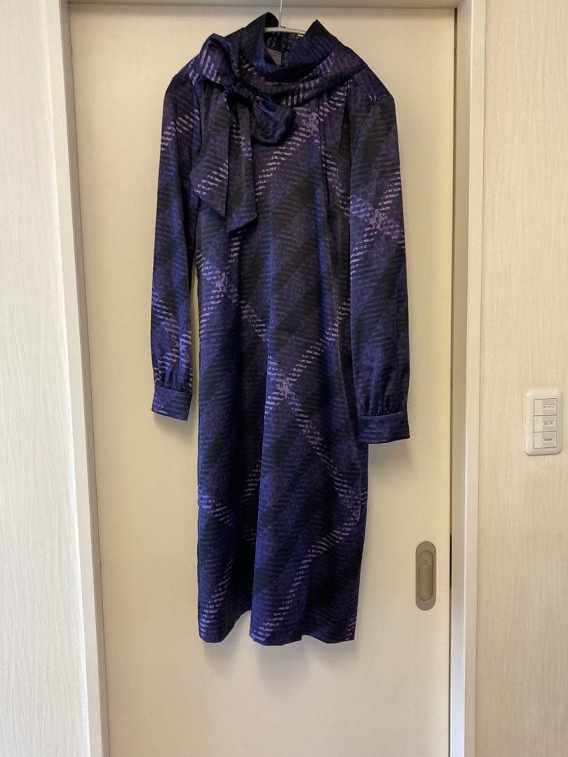 DAKS ダックス　ワンピース　ミディ丈　長袖　紫　ドレス　ボウタイ