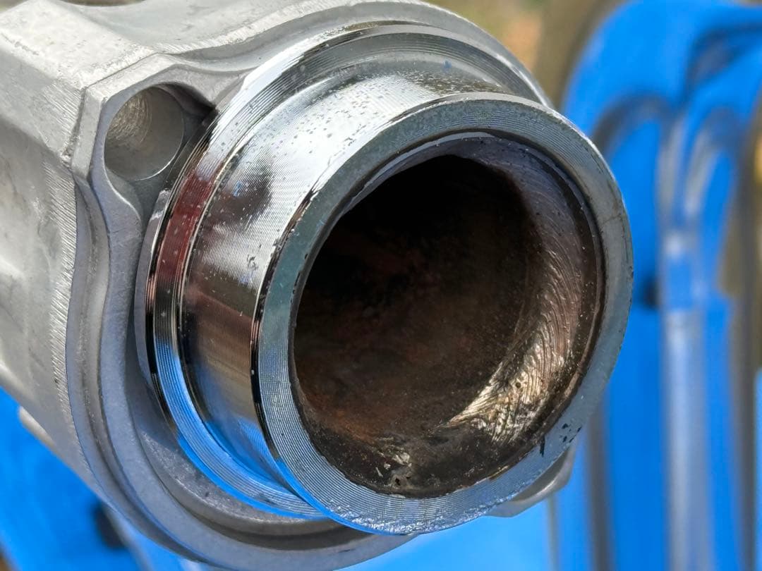 RC42 右側純正マフラー　平成２０年式より取外し品