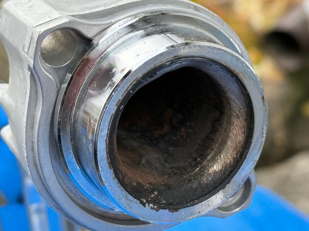 RC42 右側純正マフラー　平成２０年式より取外し品